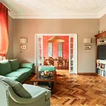Casa Augusta, A Burghesius Appartement