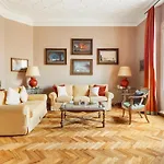 Casa Augusta, A Burghesius Appartement *